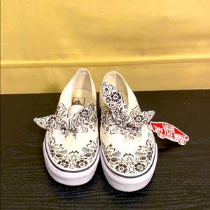 Bandana print vans